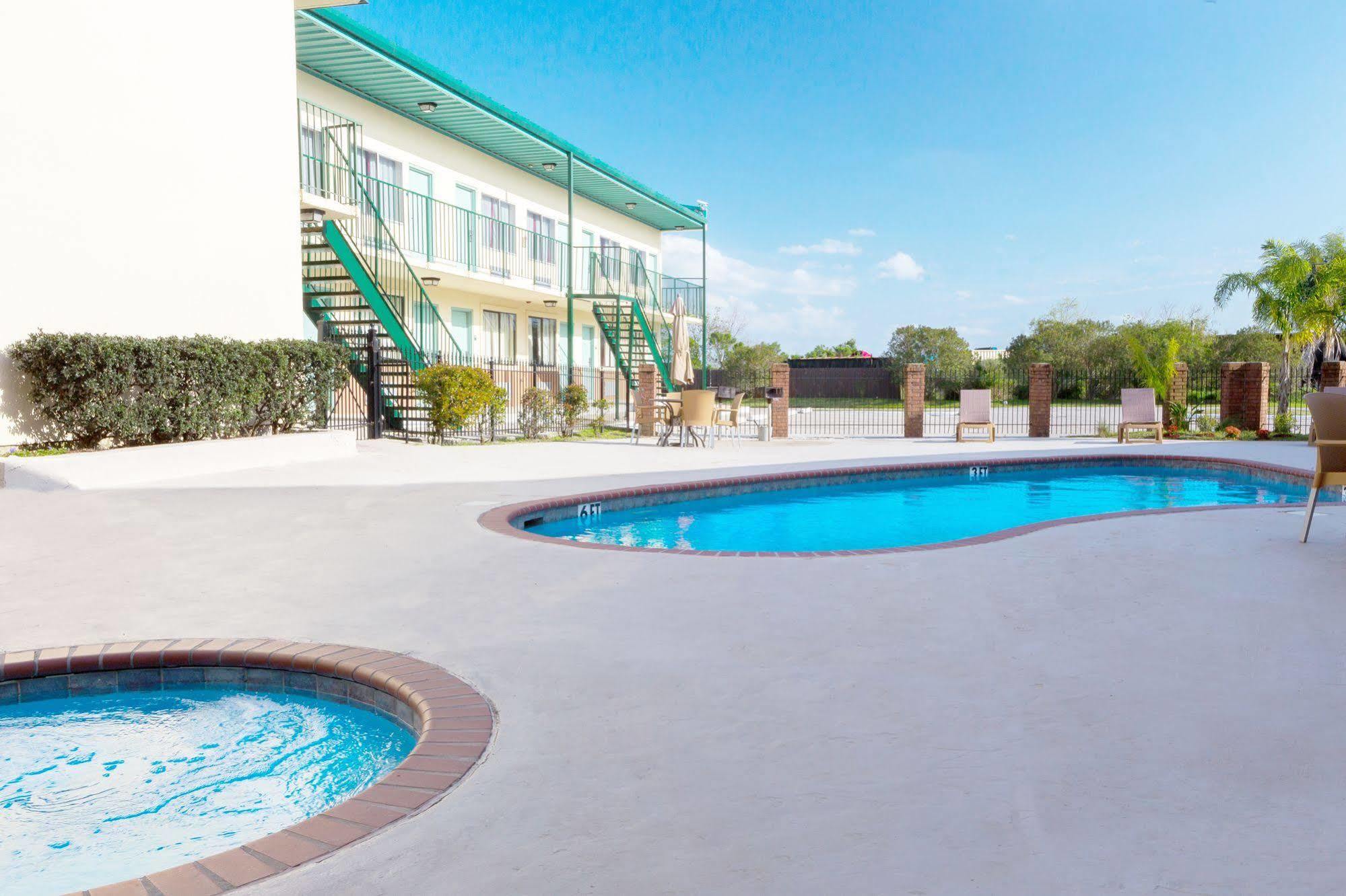 Marina Inn & Suites Chalmette-New Orleans Exterior foto